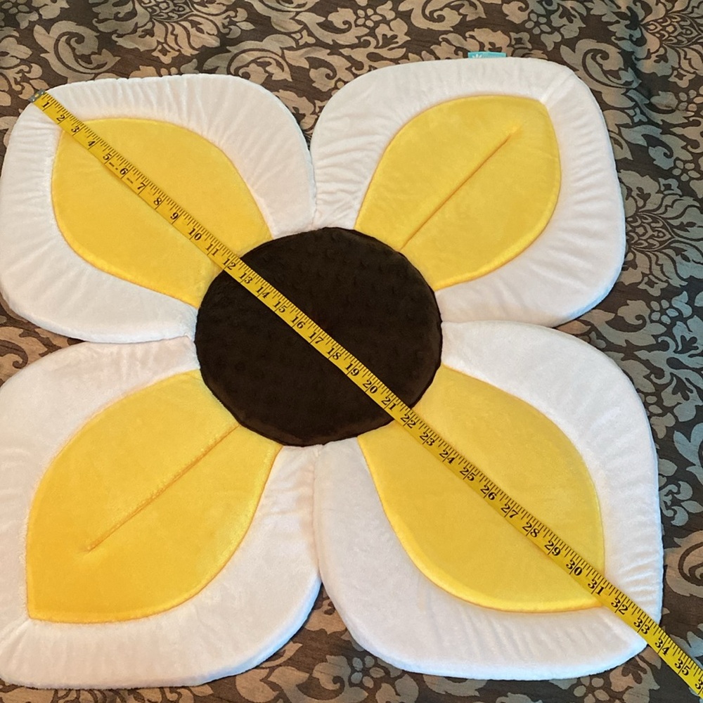 Blooming Baby Lotus Bath Mat - Picture 14 of 16